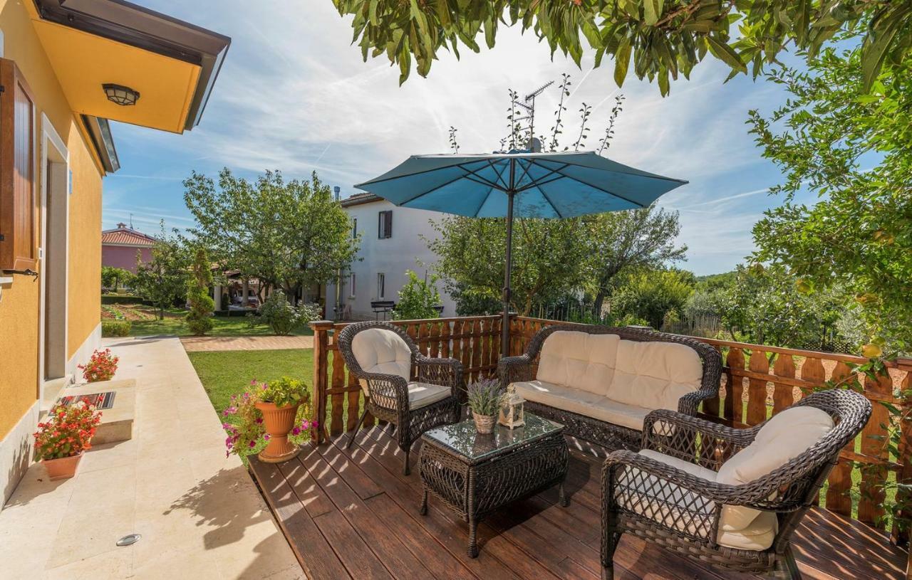 Holiday House Antonio Porec Exterior photo